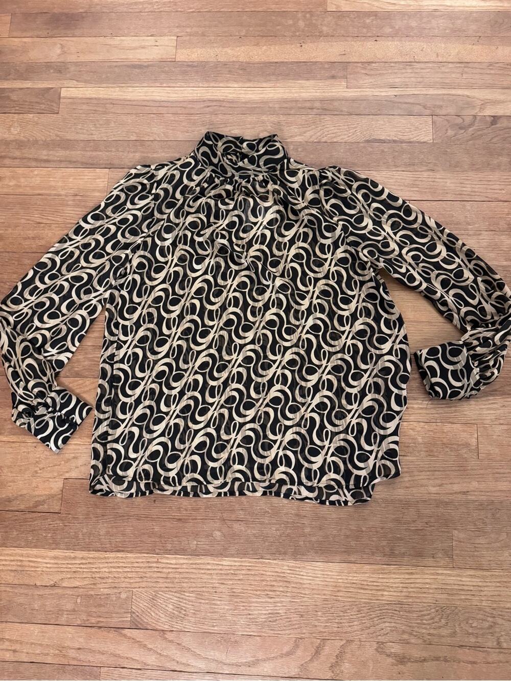 NWT H&M Women's Black Beige Geometric High Neck Blouse - Size S
 b4